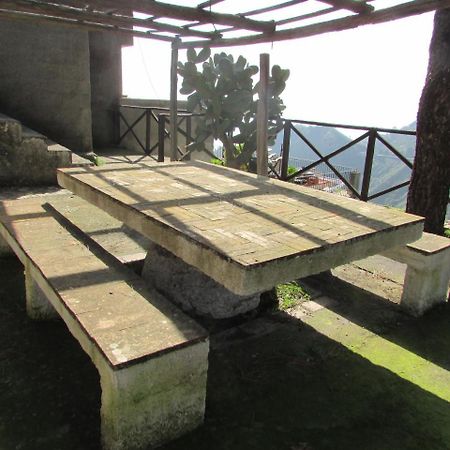 Rifugio Dei Tre Pini Guest House Castelmola Luaran gambar