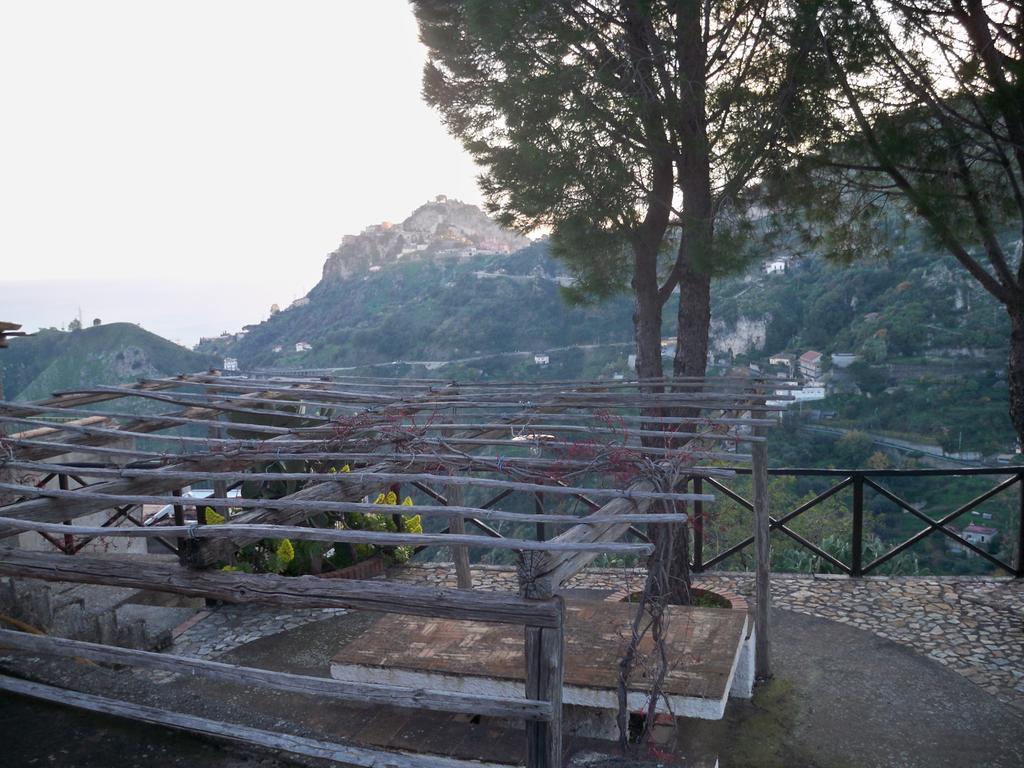 Rifugio Dei Tre Pini Guest House Castelmola Luaran gambar
