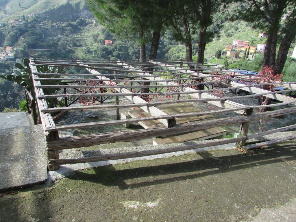 Rifugio Dei Tre Pini Guest House Castelmola Luaran gambar